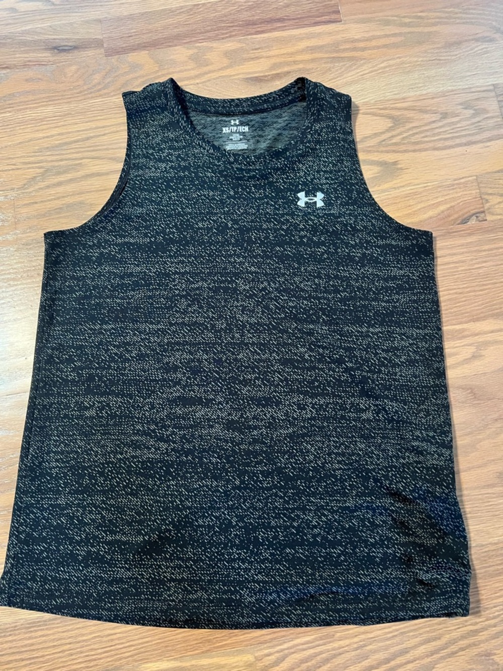 NWOT women Under Armour Sleeveless Athletic Tank Top - Black Heather